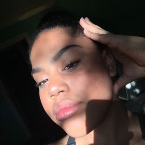 Meet your Posher, Faith